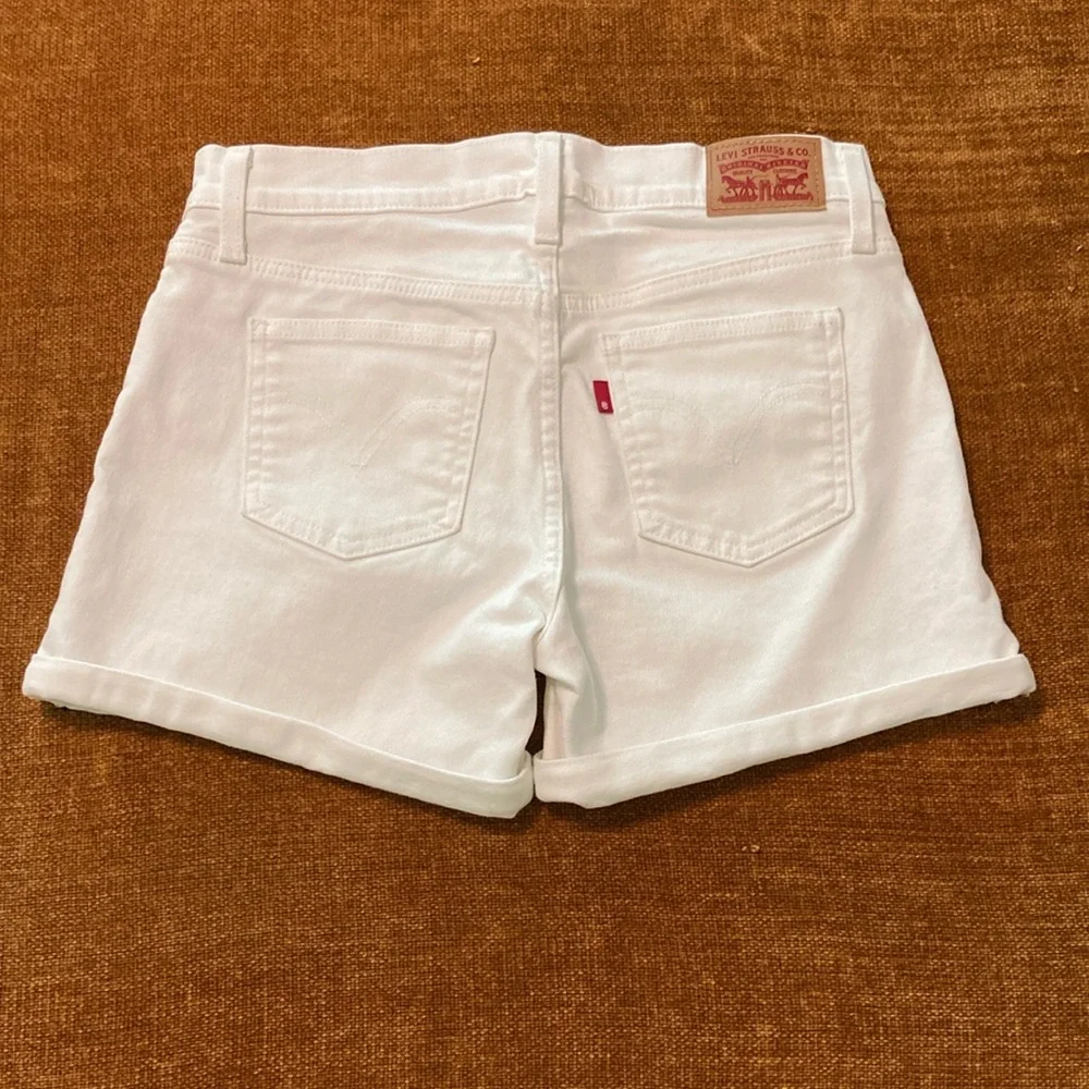 Levi's White Jean Shorts Classic Denim Style - Picture 5 of 7